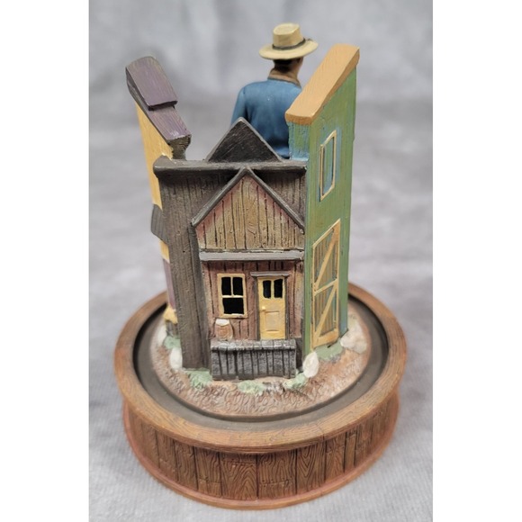 Vintage John Wayne Gunslinger Figurine Cloche Limited Edition Western Town Scene - Picture 4 of 6